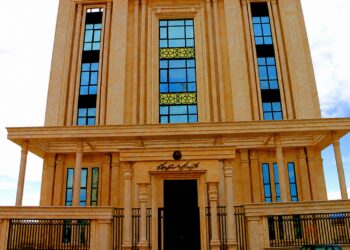 مهلت ۴۸ ساعته کانون وکلای مرکزی برای حذف تبلیغات وکالتی