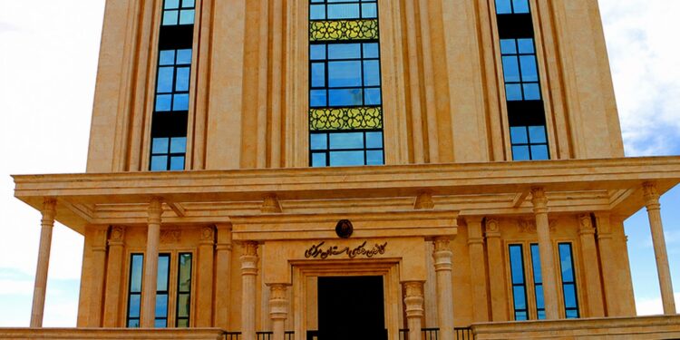 مهلت ۴۸ ساعته کانون وکلای مرکزی برای حذف تبلیغات وکالتی