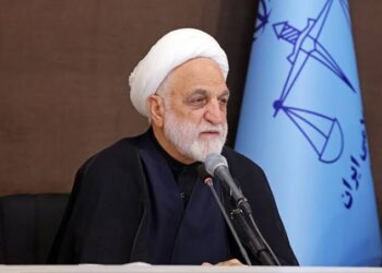 تاکید رئیس قوه قضاییه بر همکاری و مساعدت قوای دیگر با دولت