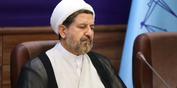 نقش معتمدان و فرهیختگان در پیشبرد سیاستهای دستگاه قضایی