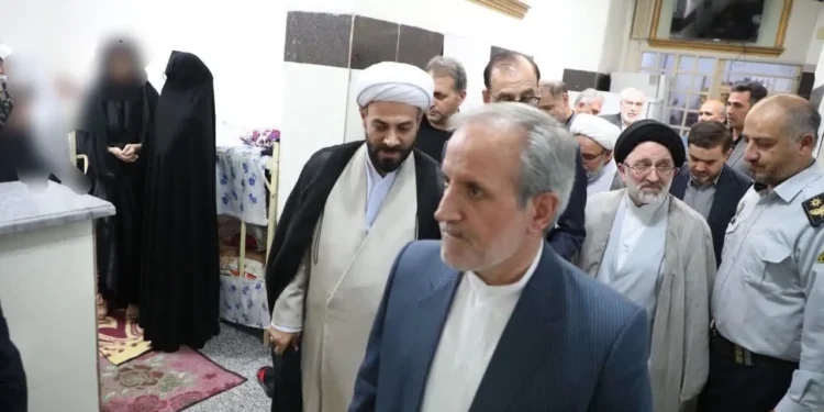 آزادی ۱۵ زندانی از زندان خوی با ارفاقات قانونی و دستور مقامات قضایی